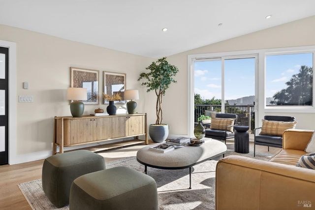 60 Marina Court Dr, San Rafael, CA 94901