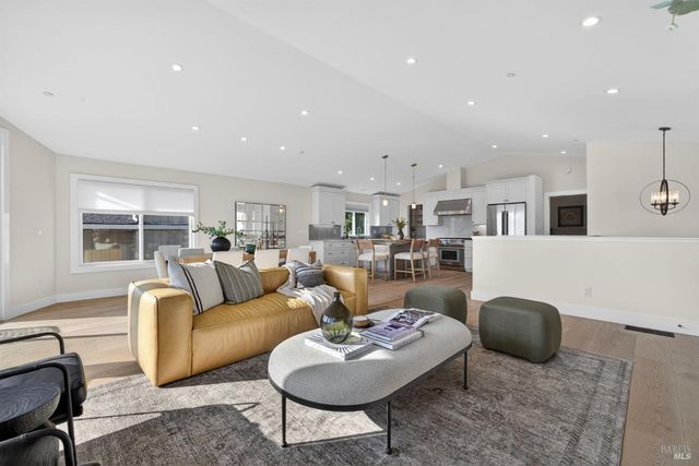 60 Marina Court Dr, San Rafael, CA 94901