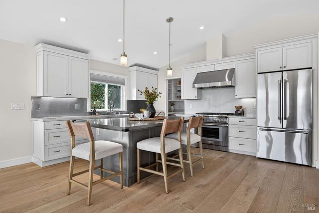 60 Marina Court Dr, San Rafael, CA 94901