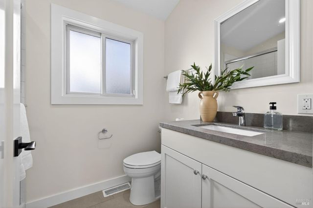 60 Marina Court Dr, San Rafael, CA 94901