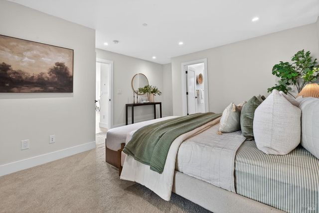 60 Marina Court Dr, San Rafael, CA 94901