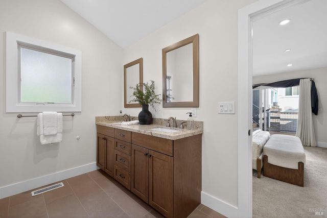 60 Marina Court Dr, San Rafael, CA 94901