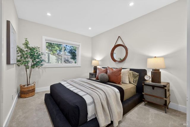 60 Marina Court Dr, San Rafael, CA 94901