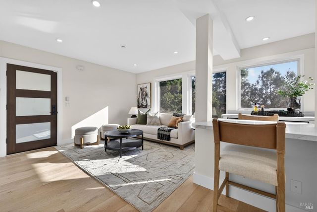 60 Marina Court Dr, San Rafael, CA 94901