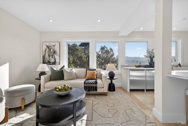 60 Marina Court Dr, San Rafael, CA 94901