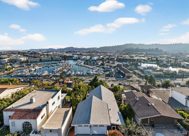 60 Marina Court Dr, San Rafael, CA 94901