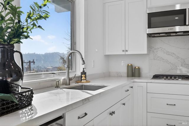 60 Marina Court Dr, San Rafael, CA 94901