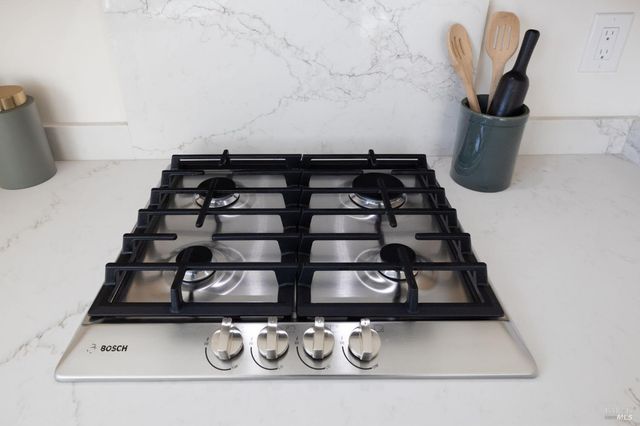 60 Marina Court Dr, San Rafael, CA 94901