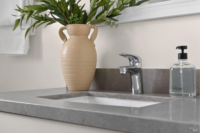 60 Marina Court Dr, San Rafael, CA 94901