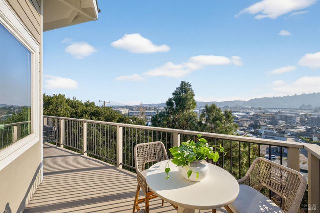 60 Marina Court Dr, San Rafael, CA 94901