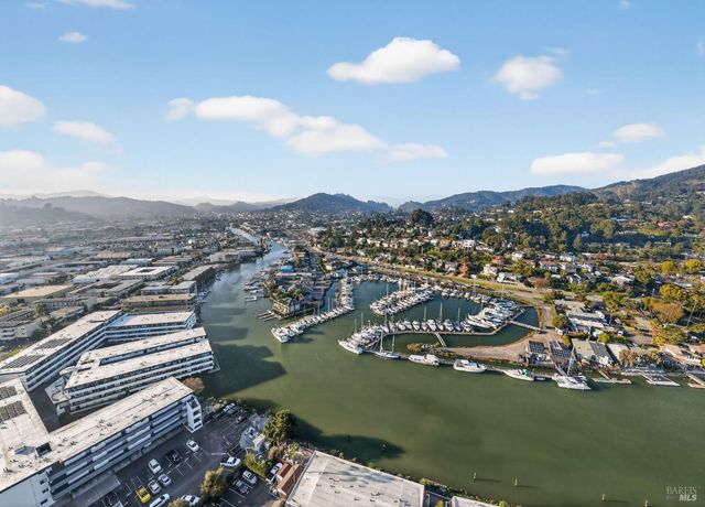 60 Marina Court Dr, San Rafael, CA 94901