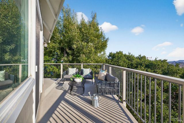 60 Marina Court Dr, San Rafael, CA 94901