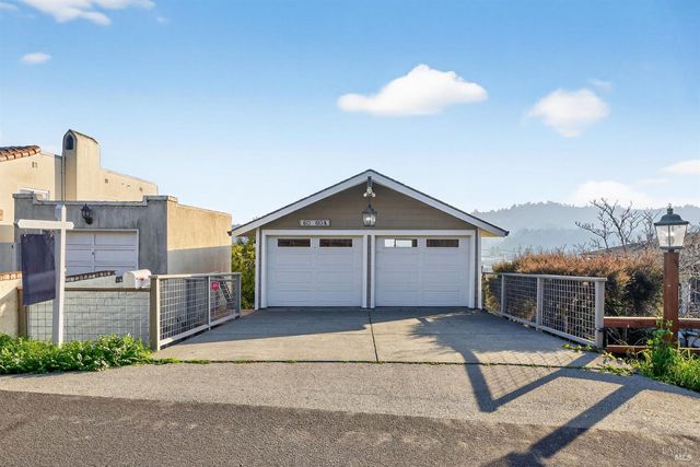 60 Marina Court Dr, San Rafael, CA 94901