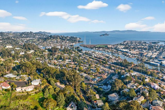 60 Marina Court Dr, San Rafael, CA 94901