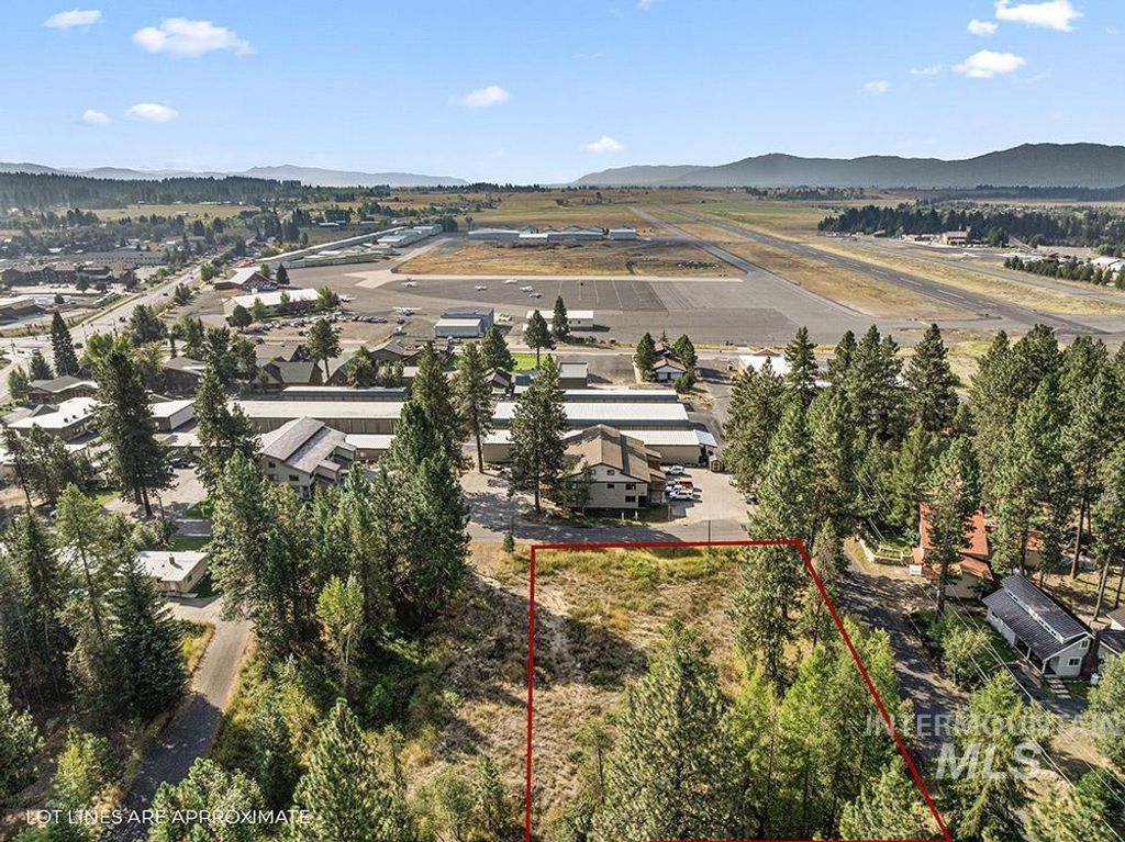 303 Mc Bride St, McCall, ID 83638 photo 3