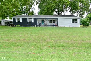 390 E Sycamore Street, Morgantown, IN 46160