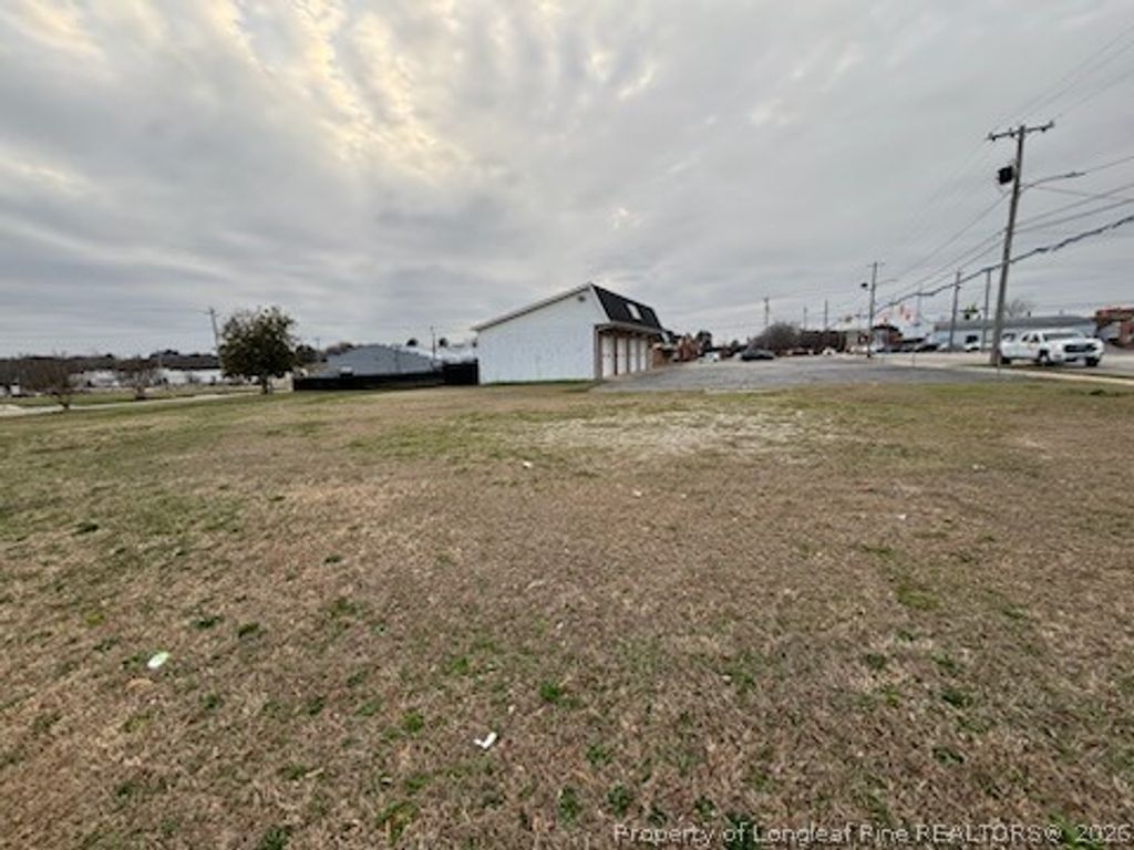 305 E FIRST Street E, Lumberton, NC 28358 — photo 2