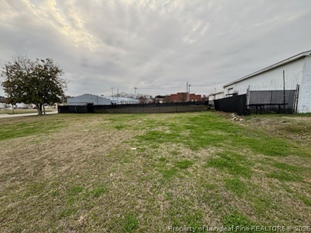 305 E FIRST Street E, Lumberton, NC 28358 — photo 3