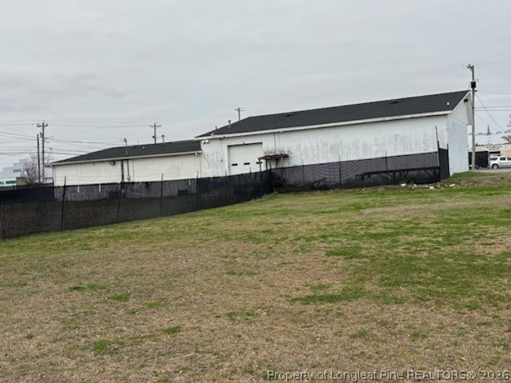 305 E FIRST Street E, Lumberton, NC 28358 — photo 5