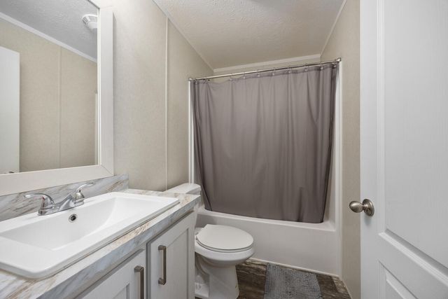 6939 Vinewood Avenue, Belmont, MI 49306