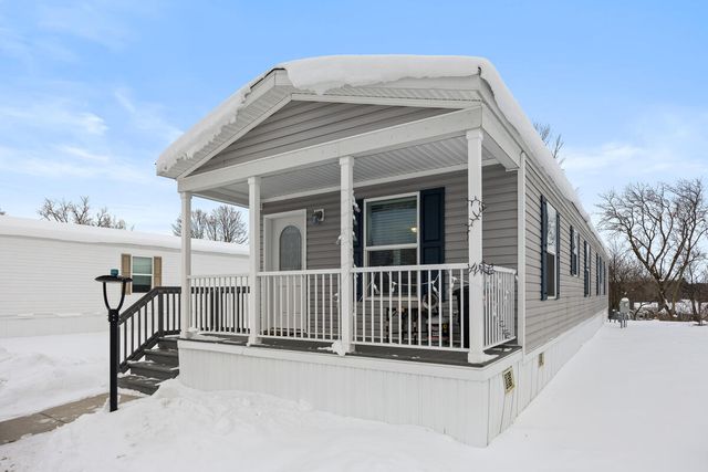 6939 Vinewood Avenue, Belmont, MI 49306