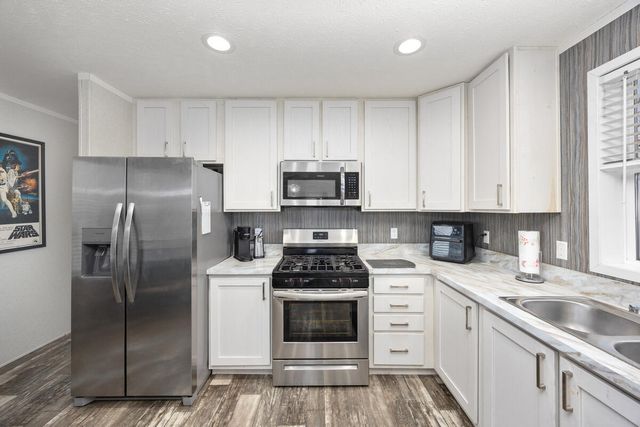 6939 Vinewood Avenue, Belmont, MI 49306