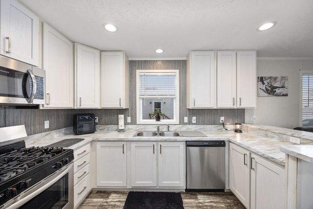 6939 Vinewood Avenue, Belmont, MI 49306