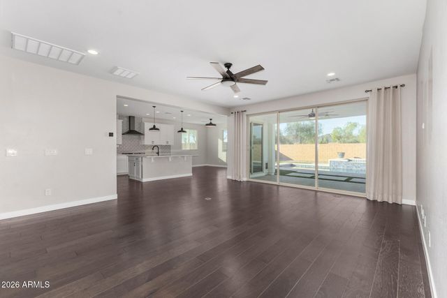 18940 W MERCER Lane, Surprise, AZ 85388