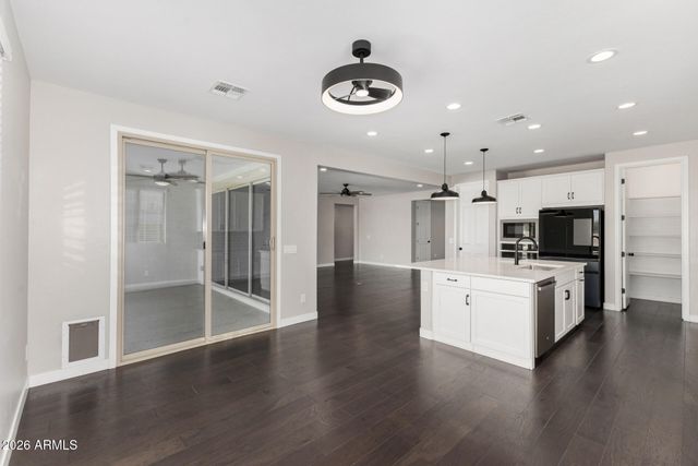 18940 W MERCER Lane, Surprise, AZ 85388