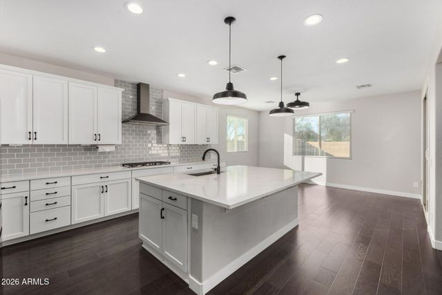 18940 W MERCER Lane, Surprise, AZ 85388