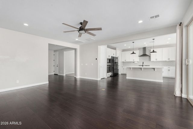 18940 W MERCER Lane, Surprise, AZ 85388