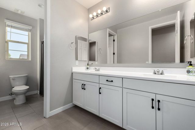 18940 W MERCER Lane, Surprise, AZ 85388