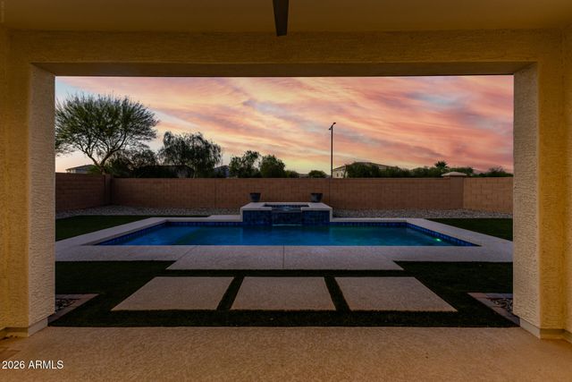 18940 W MERCER Lane, Surprise, AZ 85388