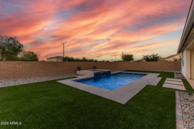 18940 W MERCER Lane, Surprise, AZ 85388