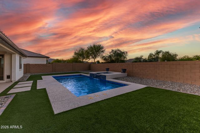 18940 W MERCER Lane, Surprise, AZ 85388