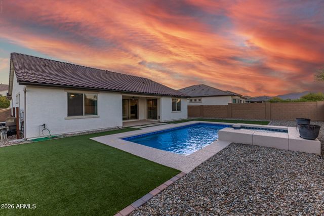 18940 W MERCER Lane, Surprise, AZ 85388