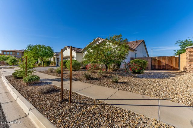 18940 W MERCER Lane, Surprise, AZ 85388