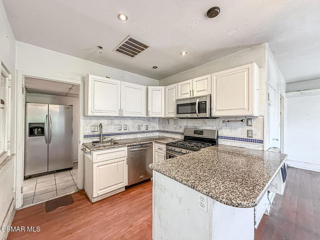 954 Thompson Boulevard, Ventura, CA 93001