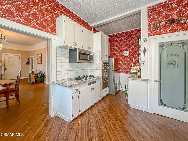 954 Thompson Boulevard, Ventura, CA 93001