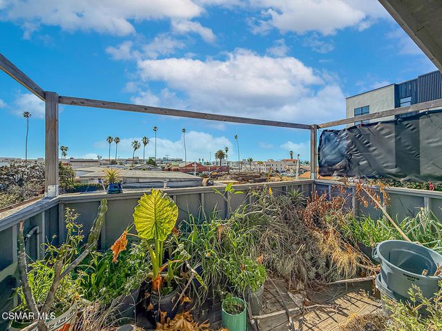 954 Thompson Boulevard, Ventura, CA 93001