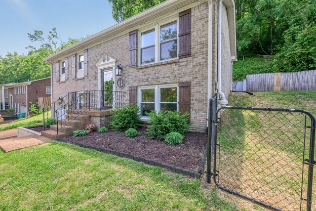 525 Holt Valley Rd, Nashville, TN 37221