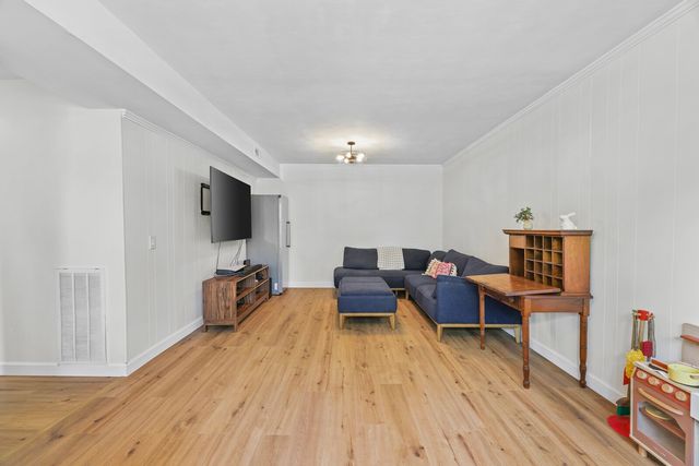 525 Holt Valley Rd, Nashville, TN 37221