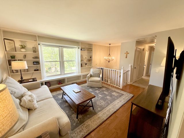 525 Holt Valley Rd, Nashville, TN 37221