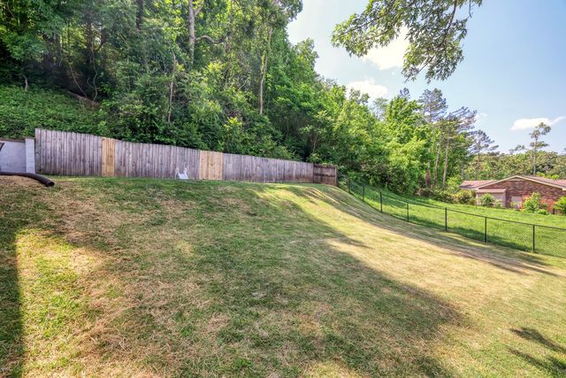 525 Holt Valley Rd, Nashville, TN 37221