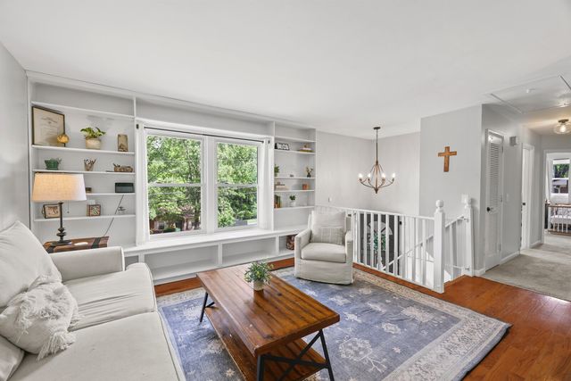 525 Holt Valley Rd, Nashville, TN 37221
