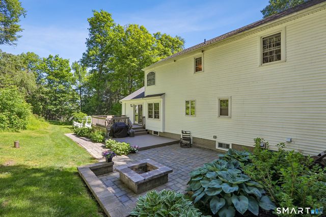 28 Colonial Ridge Drive, New Milford, CT 06755