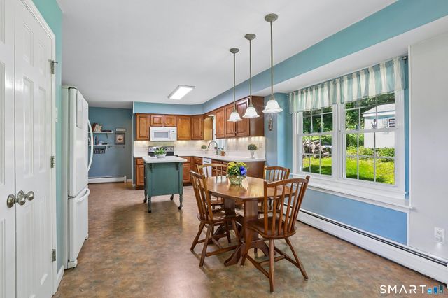 28 Colonial Ridge Drive, New Milford, CT 06755