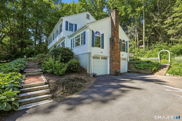 28 Colonial Ridge Drive, New Milford, CT 06755