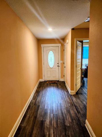 167 Apache Drive, Defuniak Springs, FL 32435