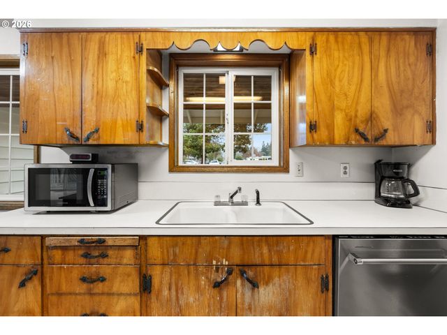 18735 Sw Rosa Rd, Beaverton, OR 97078